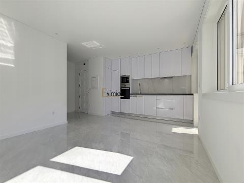 Apartamento T2 remodelado, com garagem, em Vila do Conde