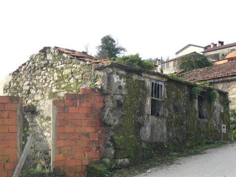 Casa de pedra para restaurar arcozelo das maias