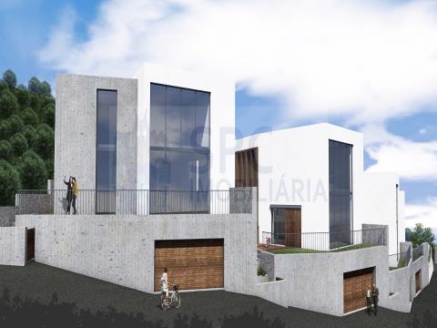 Terrain à Alcobaça - À VENDRE   projet approuvé pour 4 maisons  