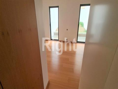 New 1 bedroom flat with patio in Beato, Lisbon