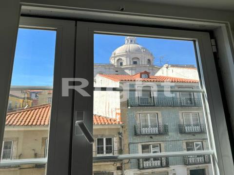 Three bedroom flat with river view, near the National Pantheon