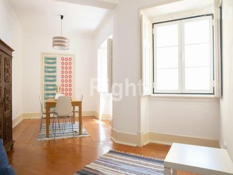 Three bedroom flat with river view, near the National Pantheon