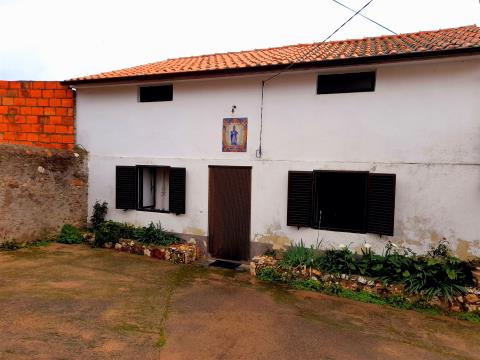 2 bedroom villa in shale with large patio and backyard - Monfortinho - Idanha a Nova.