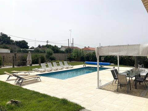 Fantástica Moradia V5 com piscina, localizada na vila de Alcains