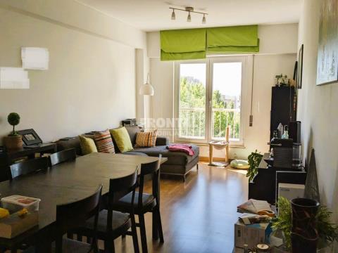 Apartamento T3 no Campo Alegre: Conforto e Comodidade em Condomínio Fechado