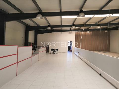 Pavilion/warehouse/offices in the Business Center of Maia for sale