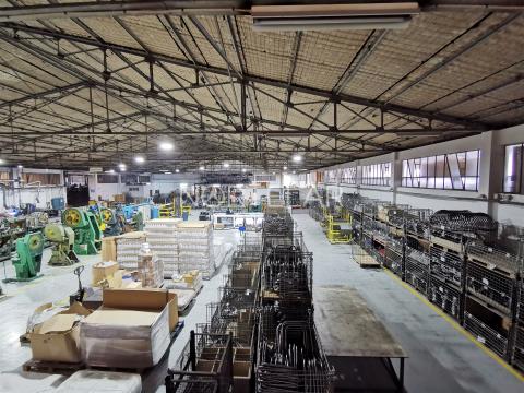 Armazém Industrial 2.500m2 para arrendar na Trofa