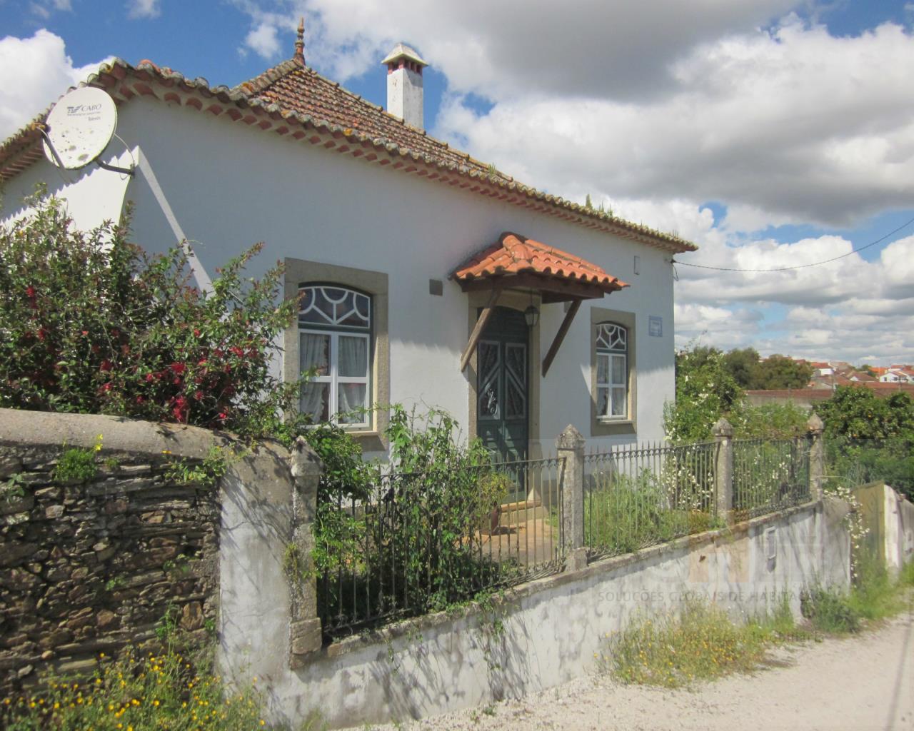 Venda Moradia Rustica com garagem e terreno Cebolais de Cima Castelo Branco, Castelo Branco, Castelo Branco