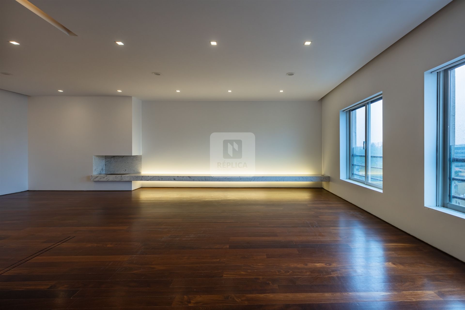 Apartamento T5 Duplex com Varanda e Box para 3 carros ao Pinheiro Manso