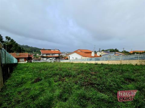 Lote Terreno em Nogueira da Regedoura, Construção Moradia Isolada