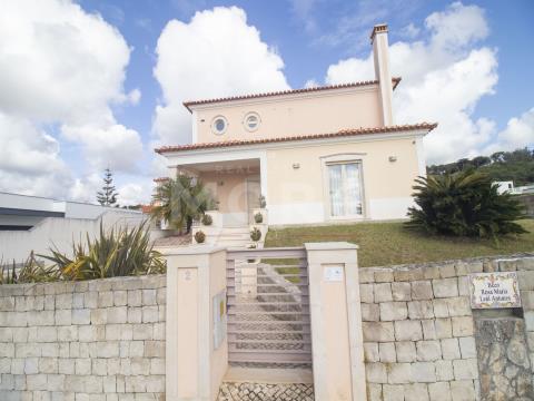 T5 single-family house with basement and backyard - Caldas da Rainha