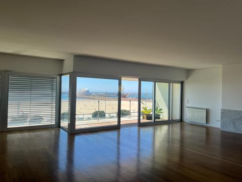 5-Bedroom Apartment with sea view