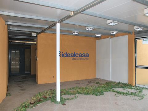 Warehouse for sale in Lorvão Penacova.