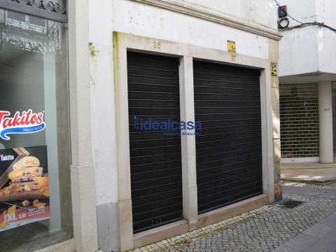 Arrenda loja na baixa de Coimbra