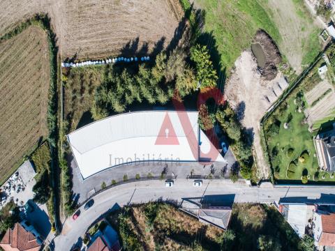 Warehouse with 2437 m2 in Ronfe, Guimarães