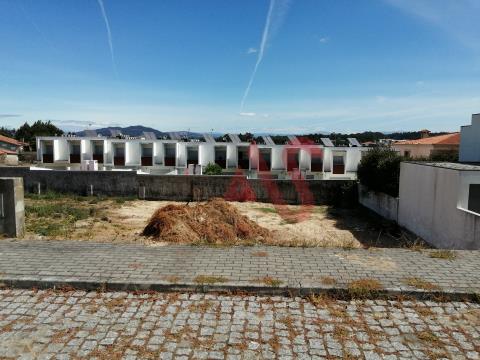 Baugrundstück mit 600 m2 in Gamil, Barcelos