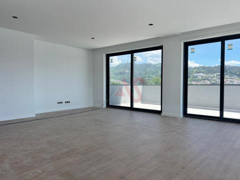 Nuevo apartamento de 3 dormitorios en São Miguel