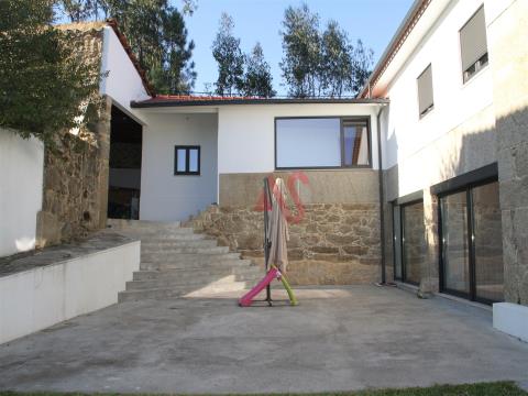 Detached house T3 +1 in Goios, Barcelos