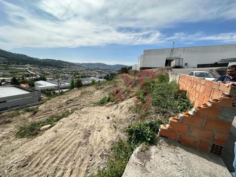 Terrain pour la construction industrielle avec 5.685 m2 à Infias, Vizela