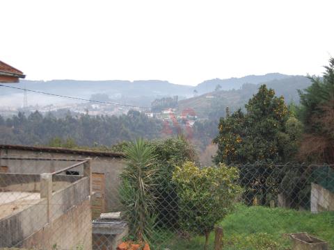 Terreno con 724m2 en Lordelo, Guimarães