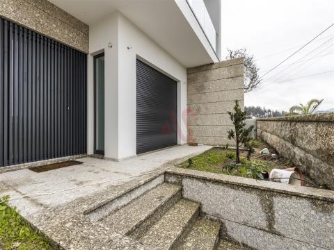 Nueva villa de 3 dormitorios con piscina en Fermentões, Guimarães