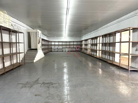 Warehouse with 335 m2 à louer à Moreira de Cónegos, Guimarães