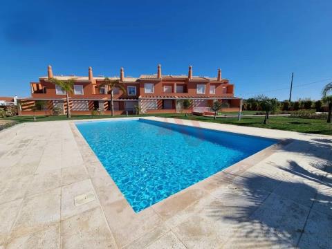 Townhouse T3 in gated community from 435.000€ in Alcantarilha, Silves.