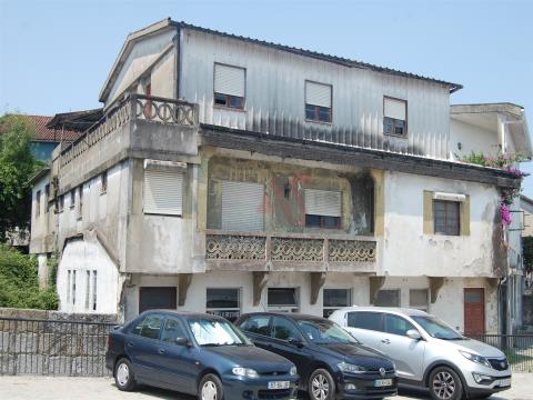 Casa T3 e T2 per il restauro a S. Tomé de Negrelos, Santo Tirso