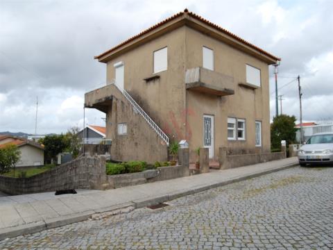 Maison ou villa indépendante 4 chambres à Vila das Aves, Santo Tirso