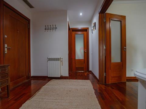 Appartement de 3 chambres sur la 1ère ligne de la mer, Matosinhos Sul.