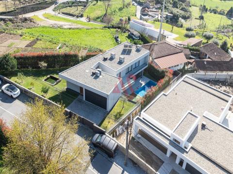 Villa de 3 dormitorios con piscina en Pinheiro, Guimarães