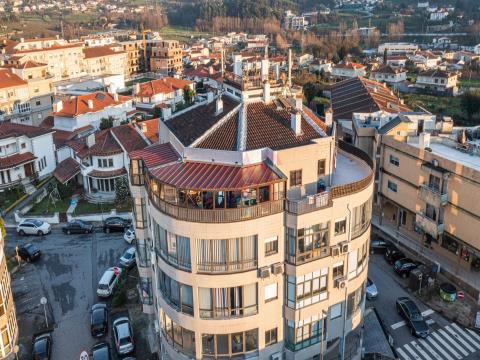Appartamento con 3 camere da letto e terrazza a Urgezes, Guimarães