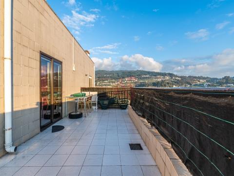 Apartamento de 3 dormitorios con terraza en Urgezes, Guimarães