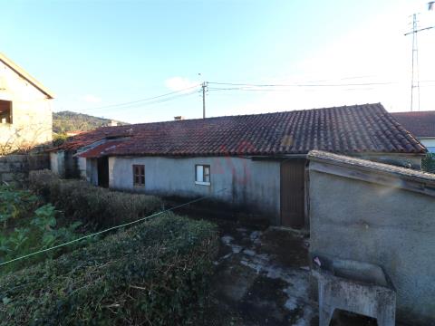 Haus zur Restaurierung in Infias, Vizela