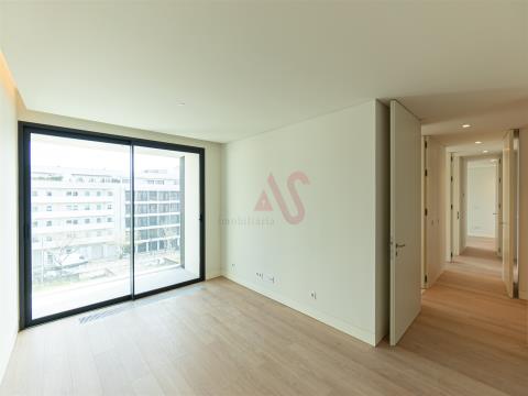 Nuevo apartamento de 3 dormitorios en Matosinhos Sul.