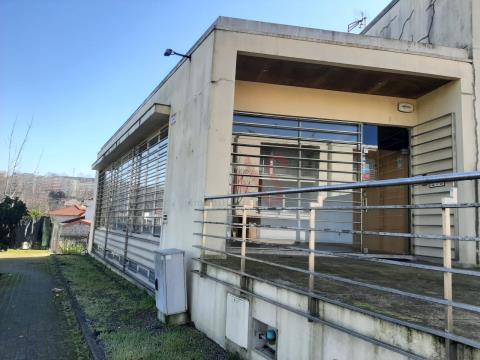Loja com 207m2 para arrendamento em Fermentões, Guimarães