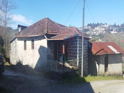 House for restoration w/ 3.792m2 in Torrados, Felgueiras