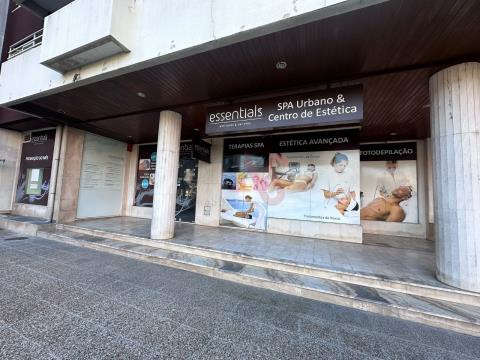 Policlínica e centro de estética no centro de Felgueiras.
