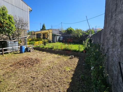 Plot of land for construction with 296m2 in Santo Tirso