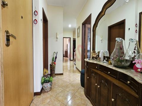 Apartamento de 3 dormitorios en Vilarinho, Santo Tirso