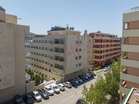 Apartamento de 2 dormitorios a 250 metros de la academia VSC en Costa, Guimarães