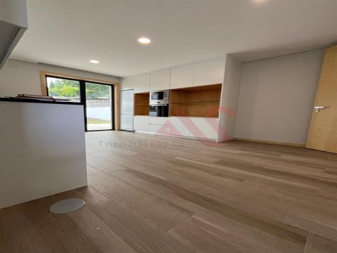 New 4 bedroom semi-detached house in Santo Tirso