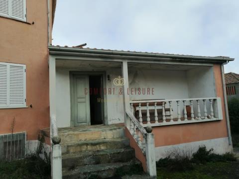 2 casas con 6 habitaciones en Alfândega da Fé