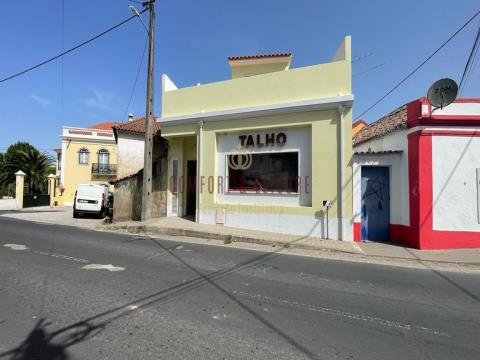 Maison avec possibilité de transformation en logement à Ermegeira, Torres Vedras