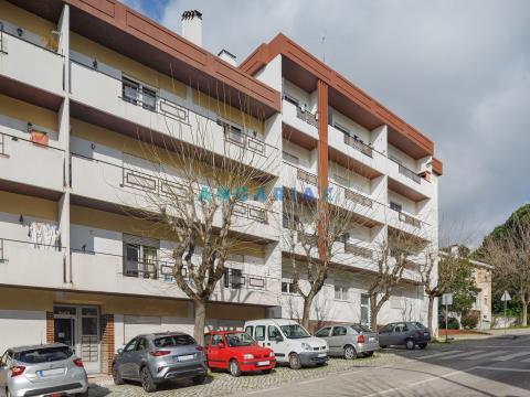 ANG998 - Apartamento T4 para Venda em Marinheiros, Leiria