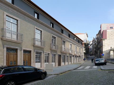 Apt. T2 with balcony 190 mt  from S. Bento Metro Station - Porto Historical Centre