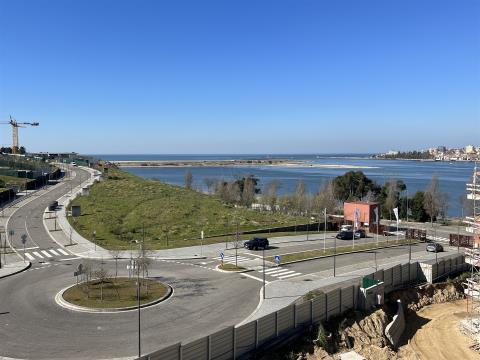 T3, Condomínio Fechado, vistas Rio Douro, Porto e Mar.
