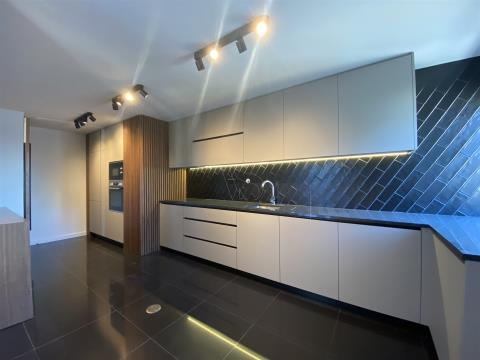 Apt. T5 c/235 m2, junto ao Polo Univ. do Porto c/vistas deslumbrantes.