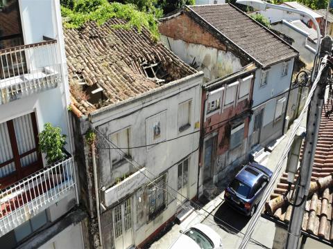 Bâtiments à restaurer à São Vítor, Braga  Cet ensemble de bâtiments d´une superficie totale de 1200m