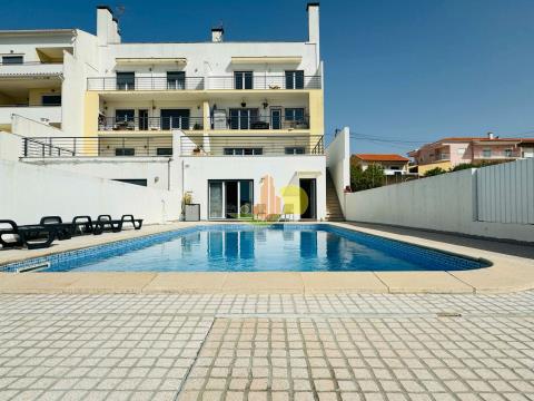 Villa de 4+3 dormitorios con vistas al mar y piscina